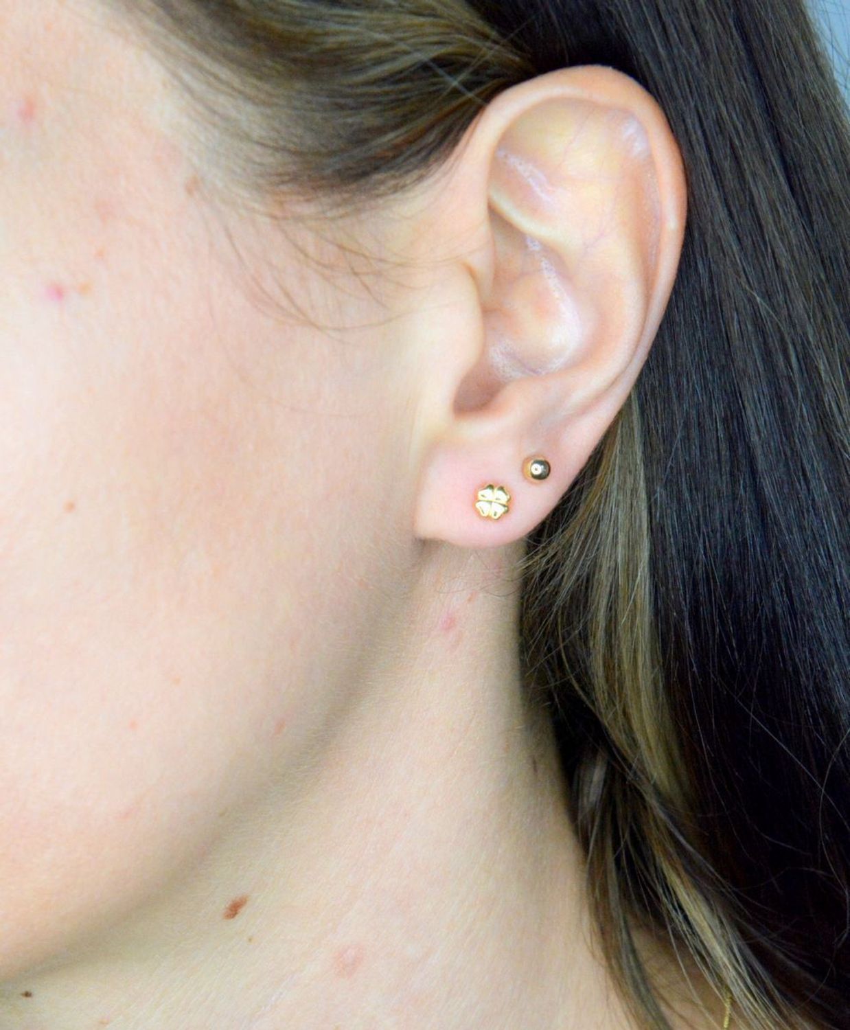 Kolczyki damskie srebrne pozłacane koniczynki Armonica Nomination 241307 003.png